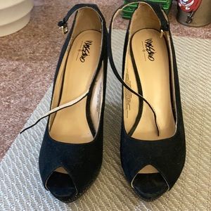 Black studded wedge Mossino shoes